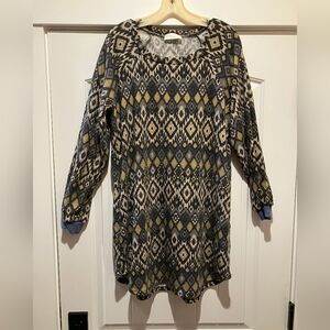 NWOT. Geometric Patterned Long Sleeve Dress